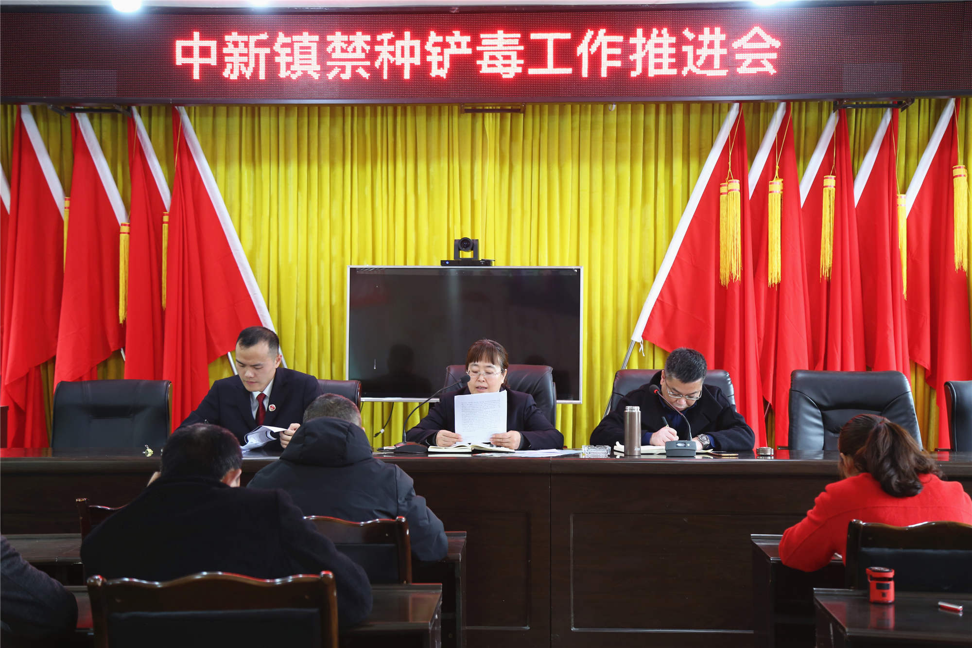 打通禁种铲毒最后—公里——三台县中信精彩365_365彩票app下载苹果版_英国beat365官方登录开展禁种铲毒督导、禁毒宣传工作